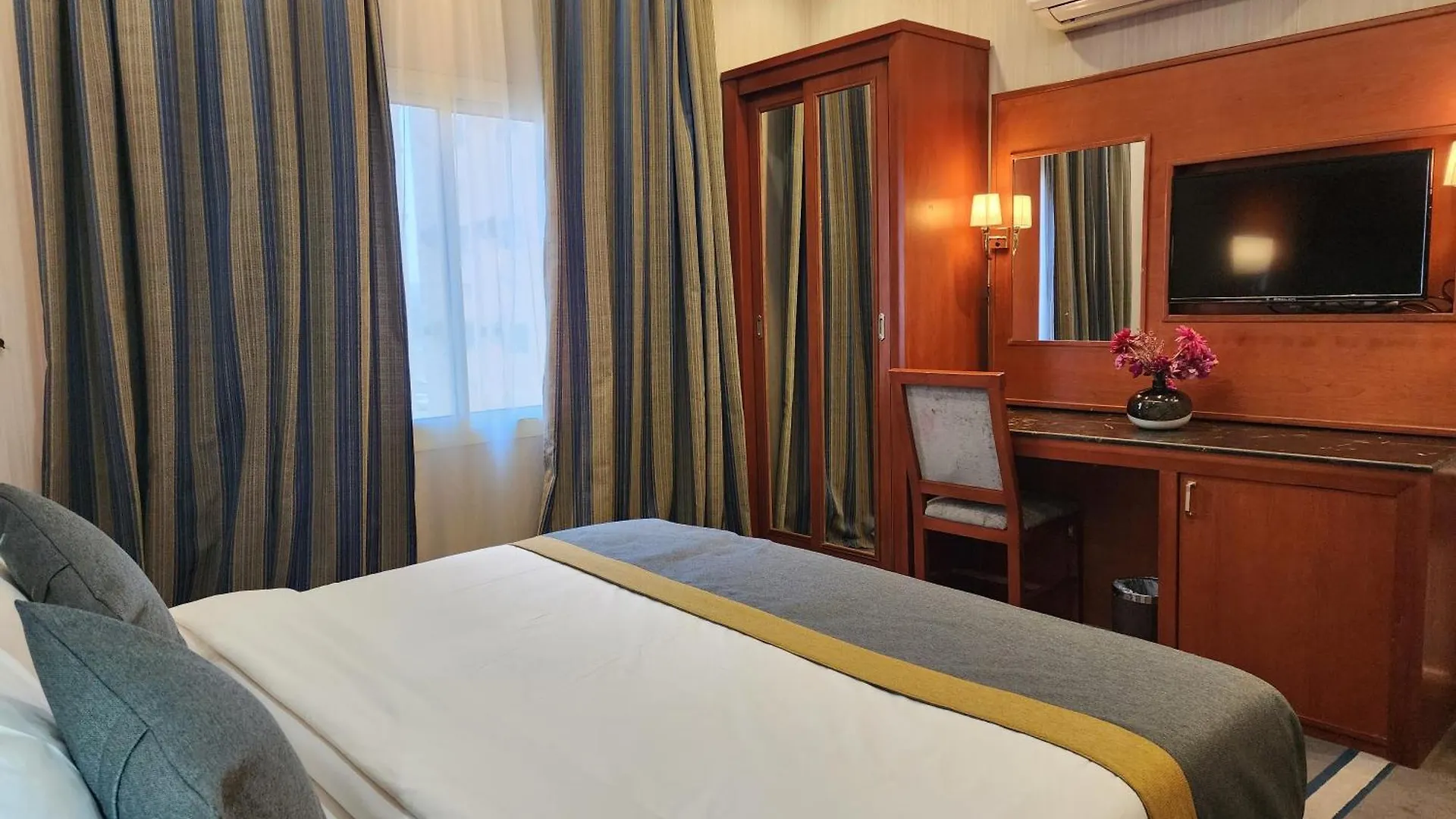 Shaty Alhayat Hotel Suites Jeddah 3*,